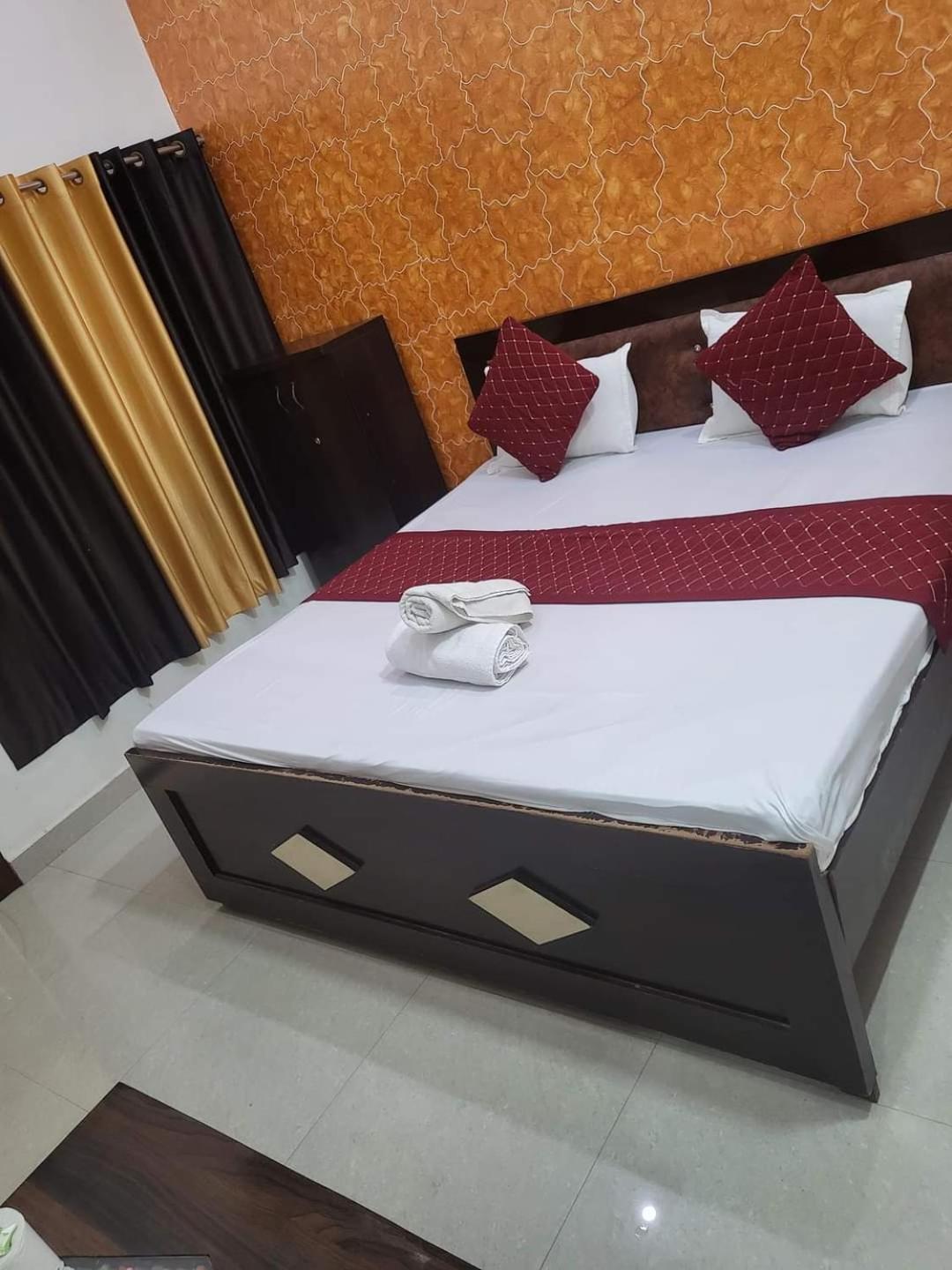 Ramam Hotel By Naavagat 700Mtr From Shri Ram Janambhumi Ayodhya 외부 사진