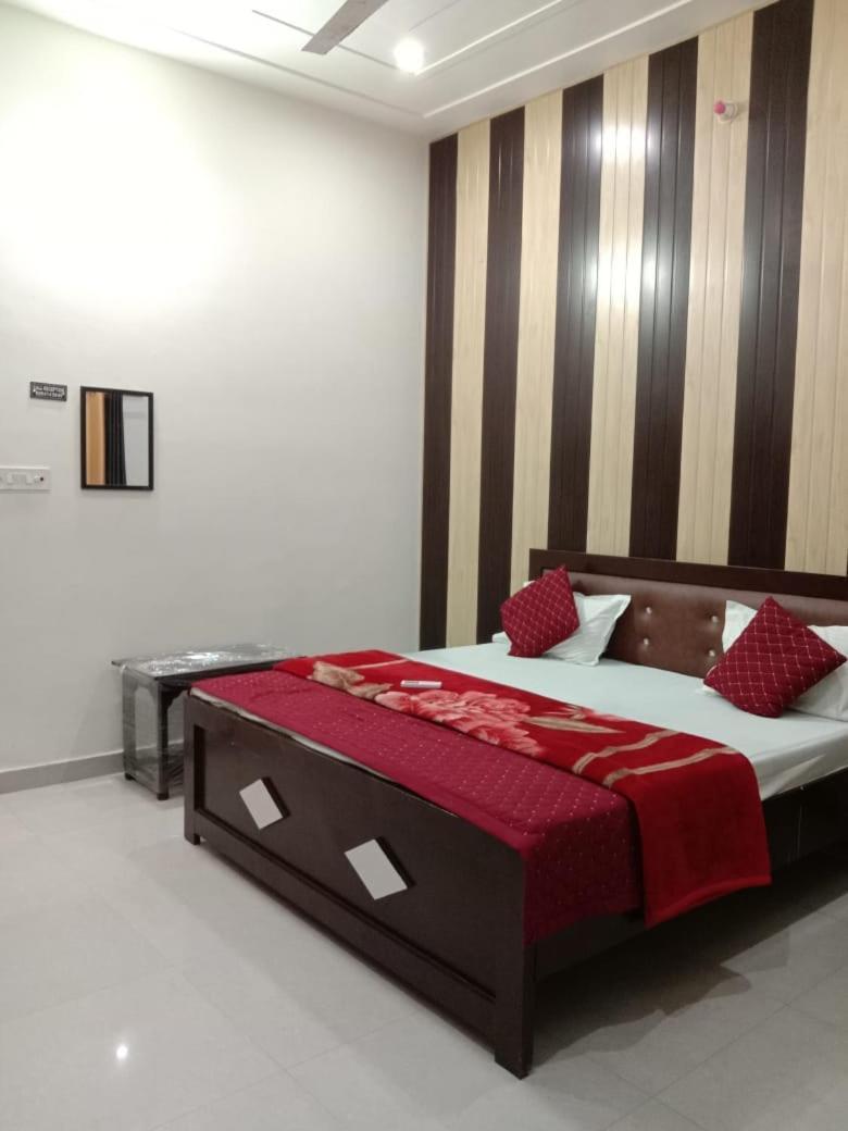 Ramam Hotel By Naavagat 700Mtr From Shri Ram Janambhumi Ayodhya 외부 사진